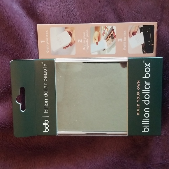*NWOT* Billion Dollar Beauty Billion Dollar Box® - Picture 3 of 5